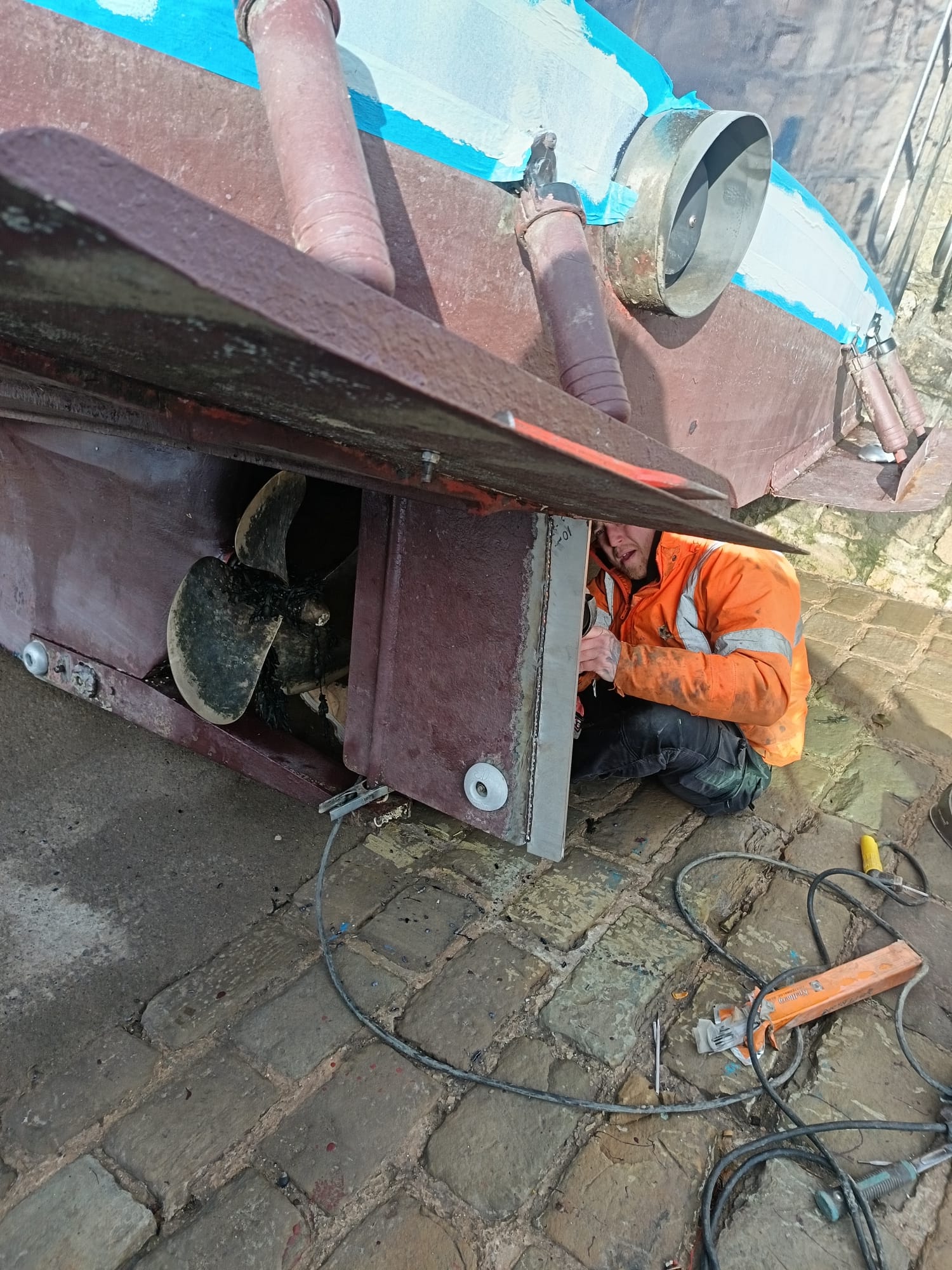 boat steelwork repairs in progress
